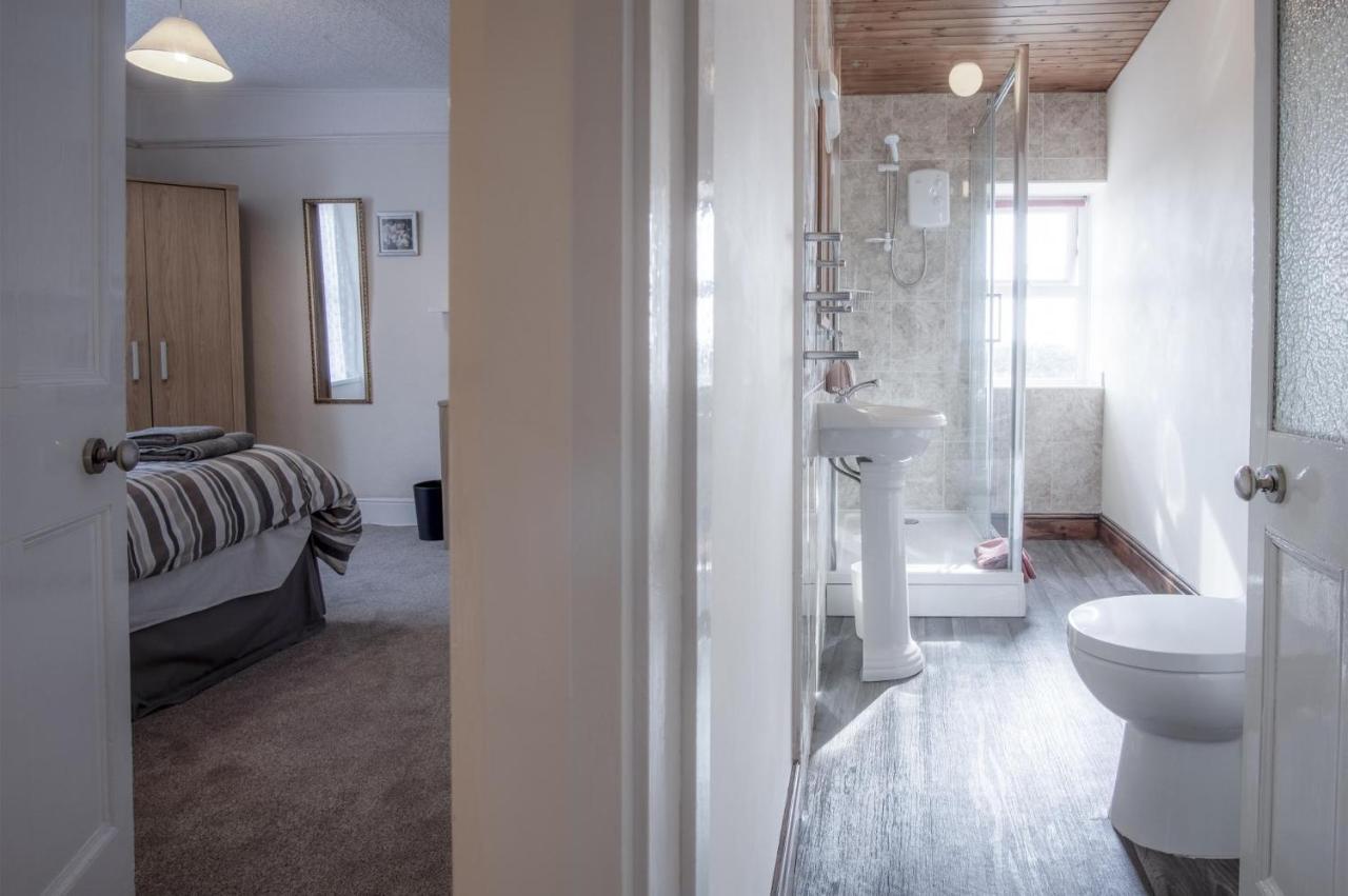 Dragons Den - 2 Bedroom Apartment - Tenby Zewnętrze zdjęcie