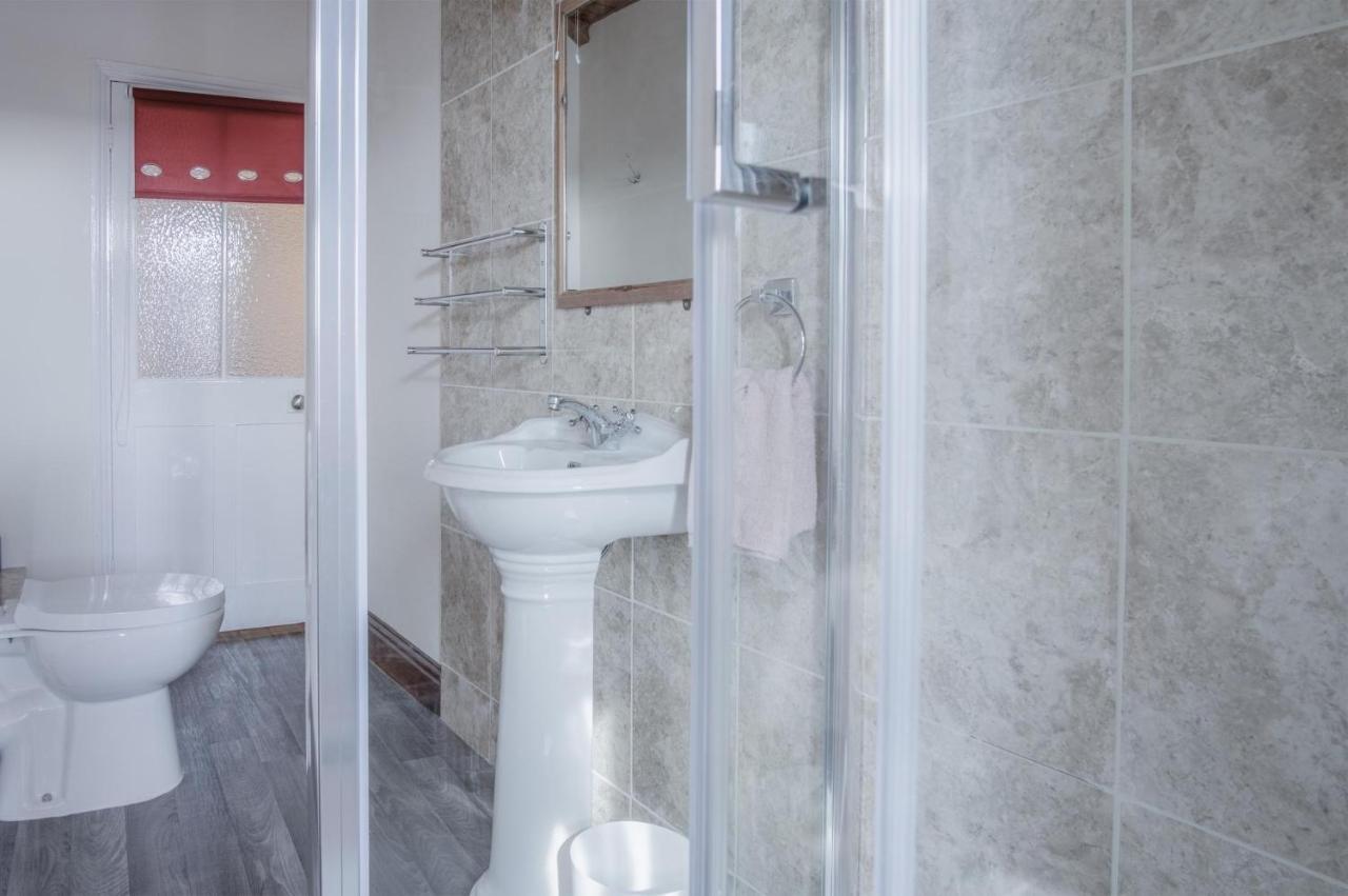 Dragons Den - 2 Bedroom Apartment - Tenby Zewnętrze zdjęcie