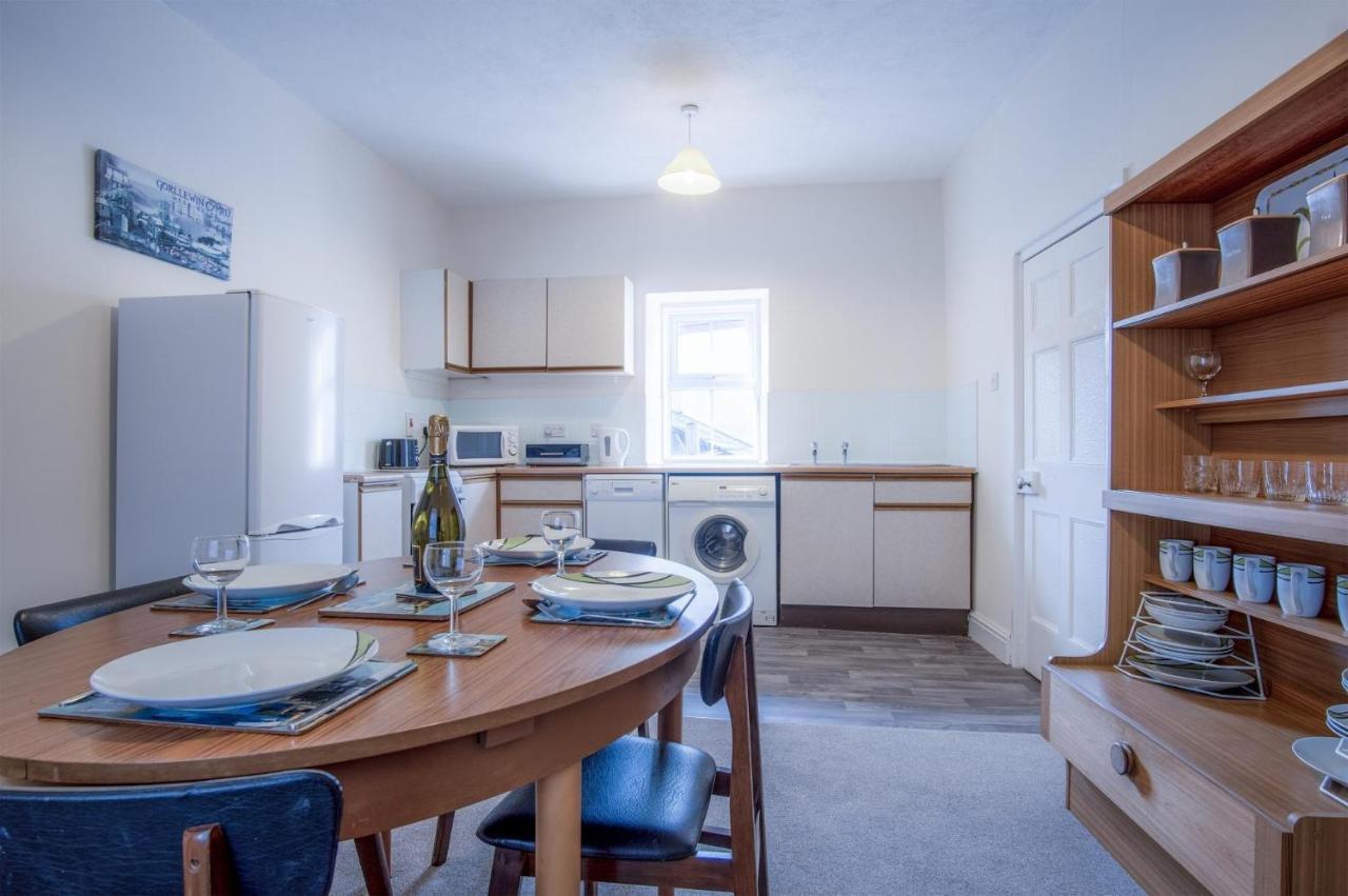Dragons Den - 2 Bedroom Apartment - Tenby Zewnętrze zdjęcie